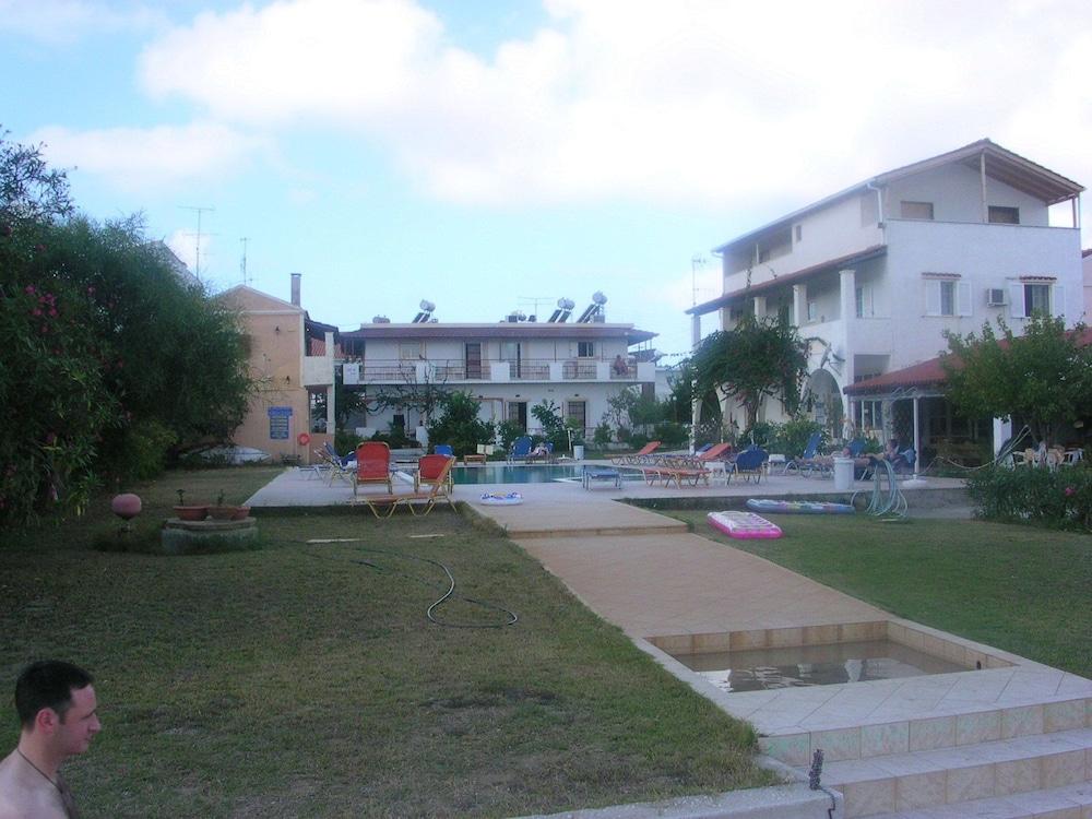קאבוס Likourgos Beach מראה חיצוני תמונה